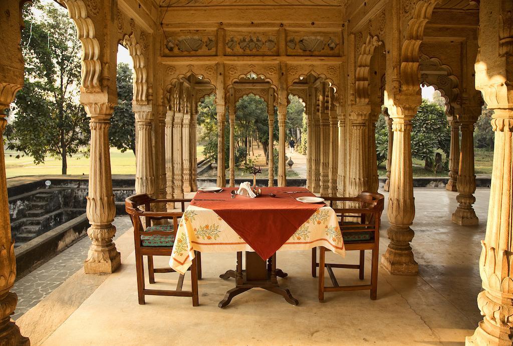 Hotel Neemrana'S - Deo Bagh Gwalijar Zewnętrze zdjęcie