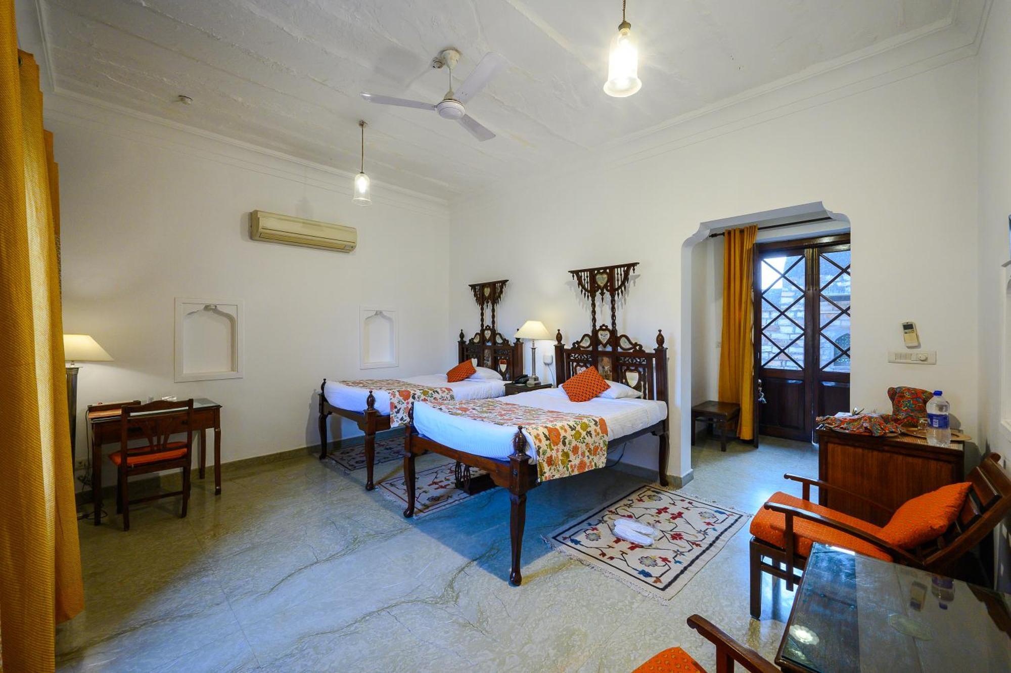 Hotel Neemrana'S - Deo Bagh Gwalijar Zewnętrze zdjęcie