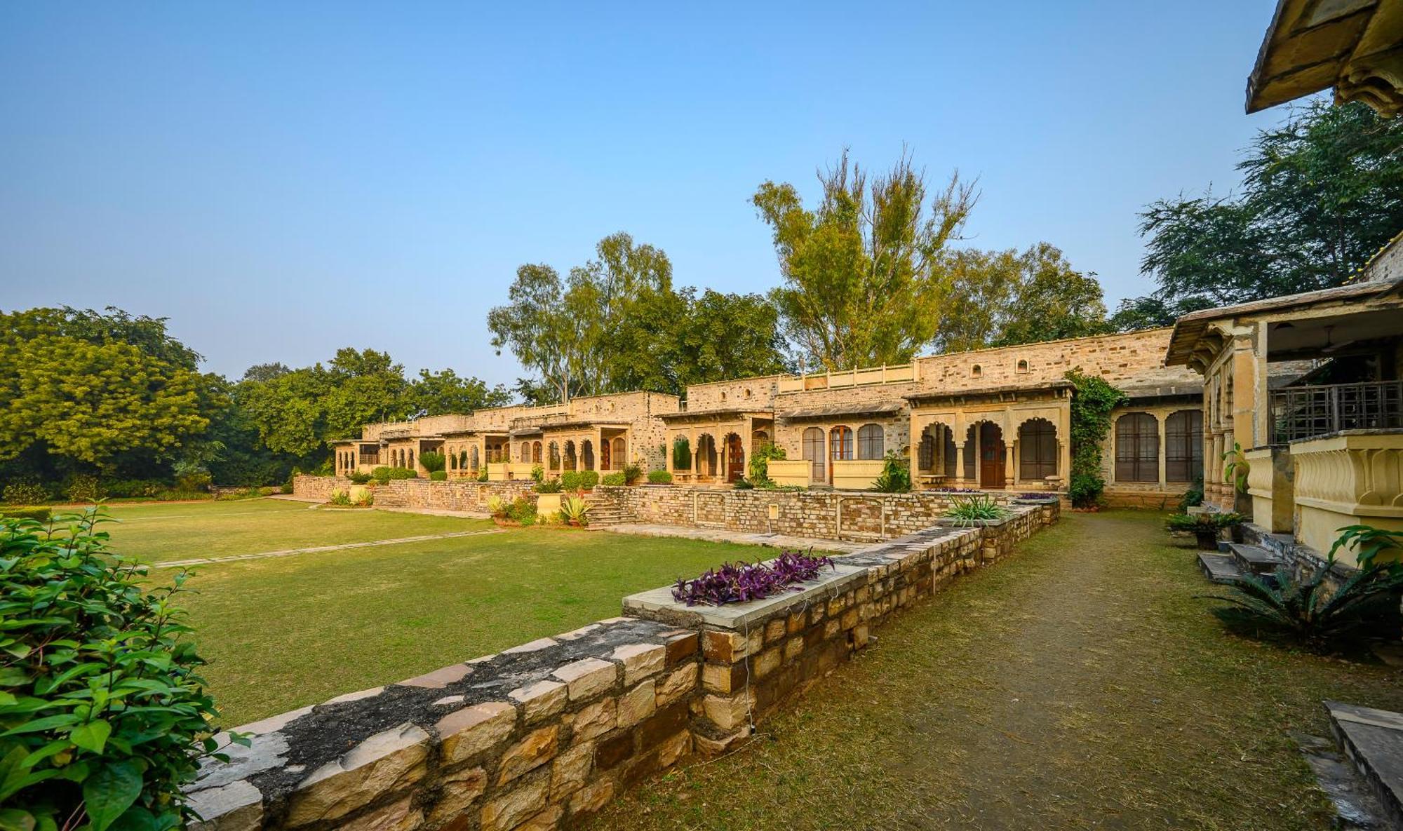 Hotel Neemrana'S - Deo Bagh Gwalijar Zewnętrze zdjęcie
