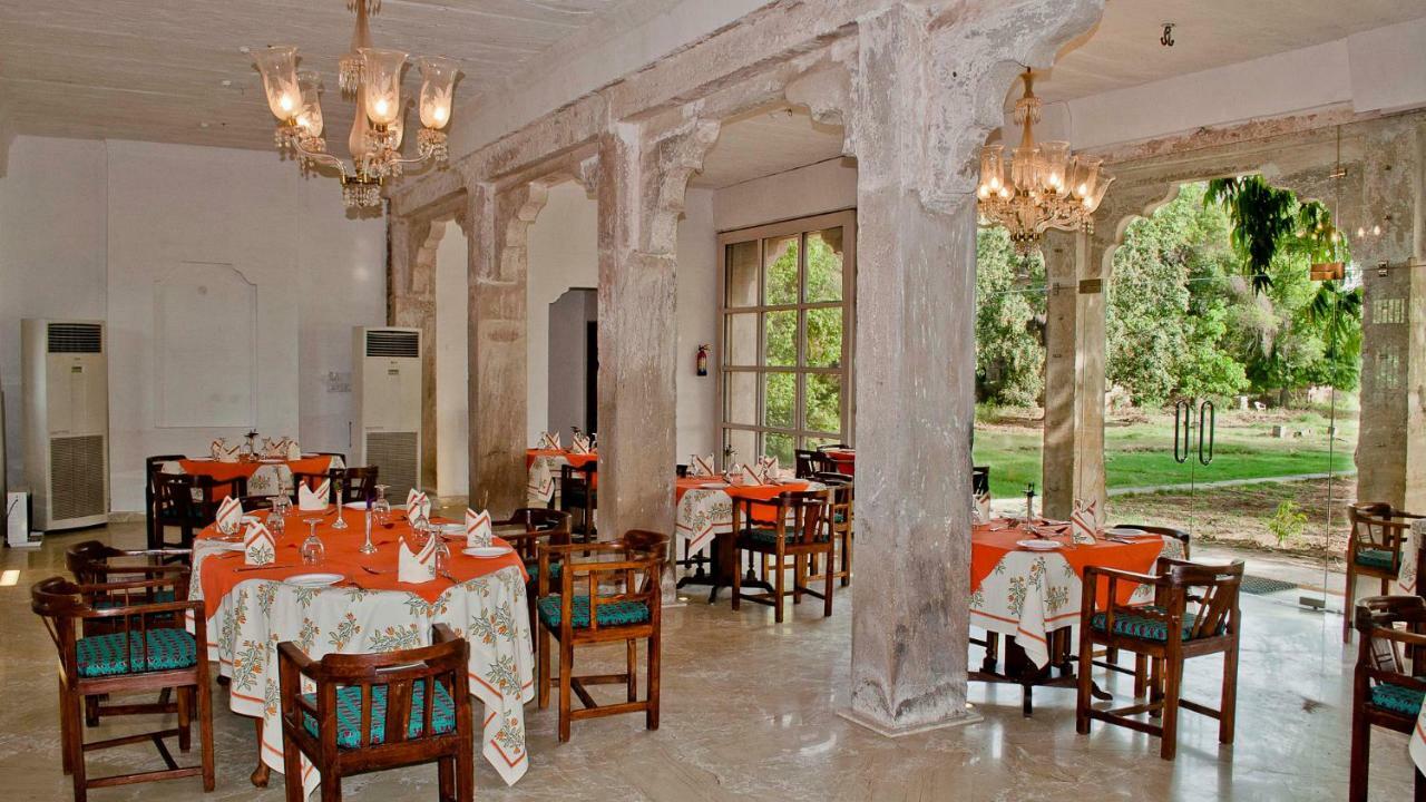 Hotel Neemrana'S - Deo Bagh Gwalijar Zewnętrze zdjęcie